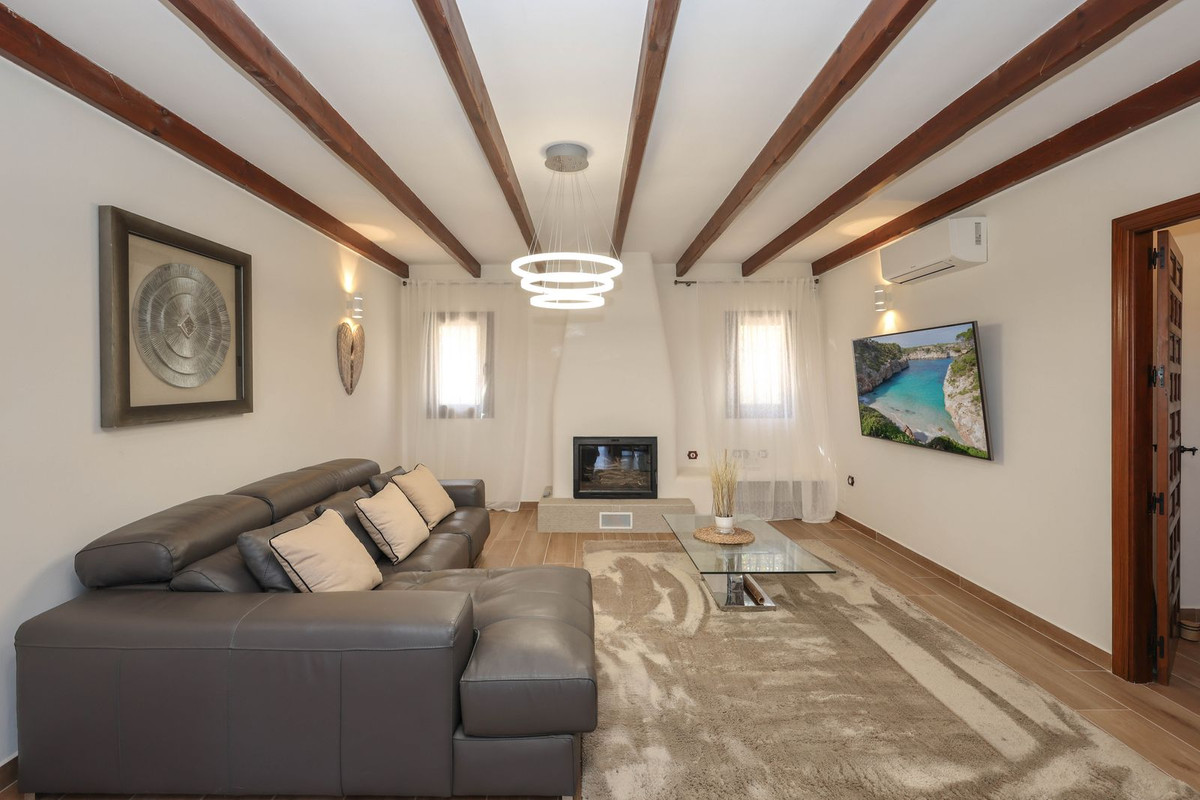 4 Bed Townhouse for sale in Guaro Costa Del Sol, Málaga, Spain