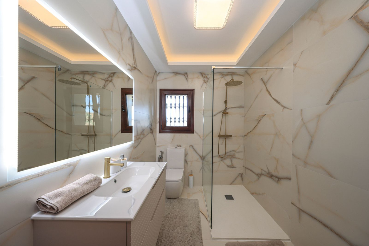 4 Bed Townhouse for sale in Guaro Costa Del Sol, Málaga, Spain