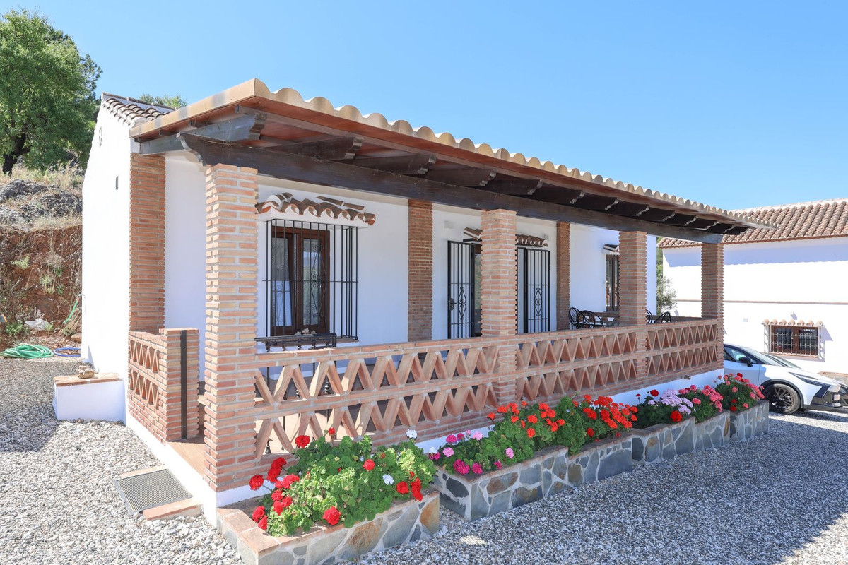 4 Bed Townhouse for sale in Guaro Costa Del Sol, Málaga, Spain
