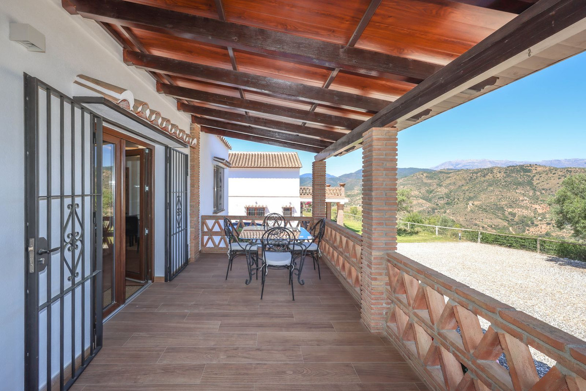 4 Bed Townhouse for sale in Guaro Costa Del Sol, Málaga, Spain