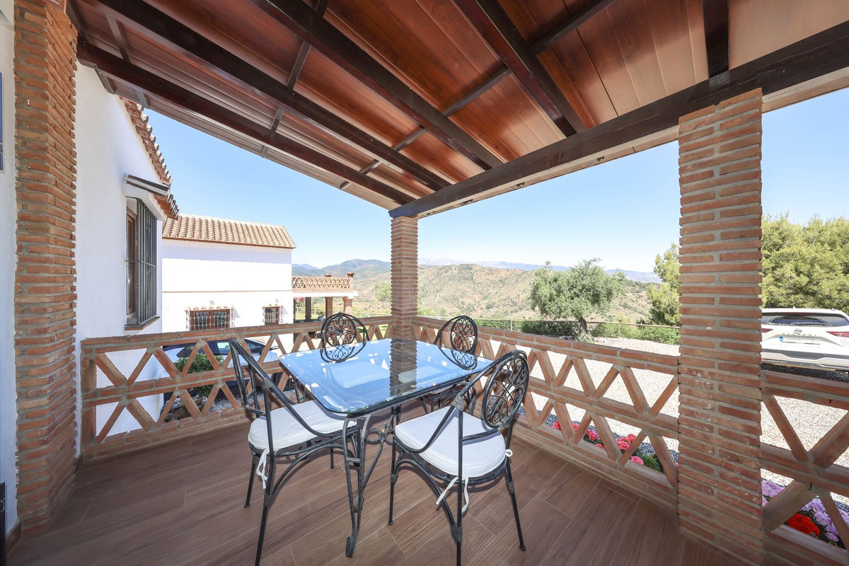 4 Bed Townhouse for sale in Guaro Costa Del Sol, Málaga, Spain