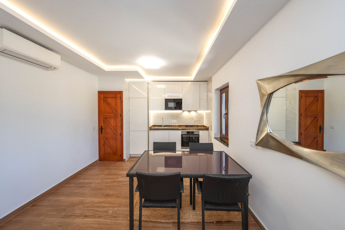 4 Bed Townhouse for sale in Guaro Costa Del Sol, Málaga, Spain