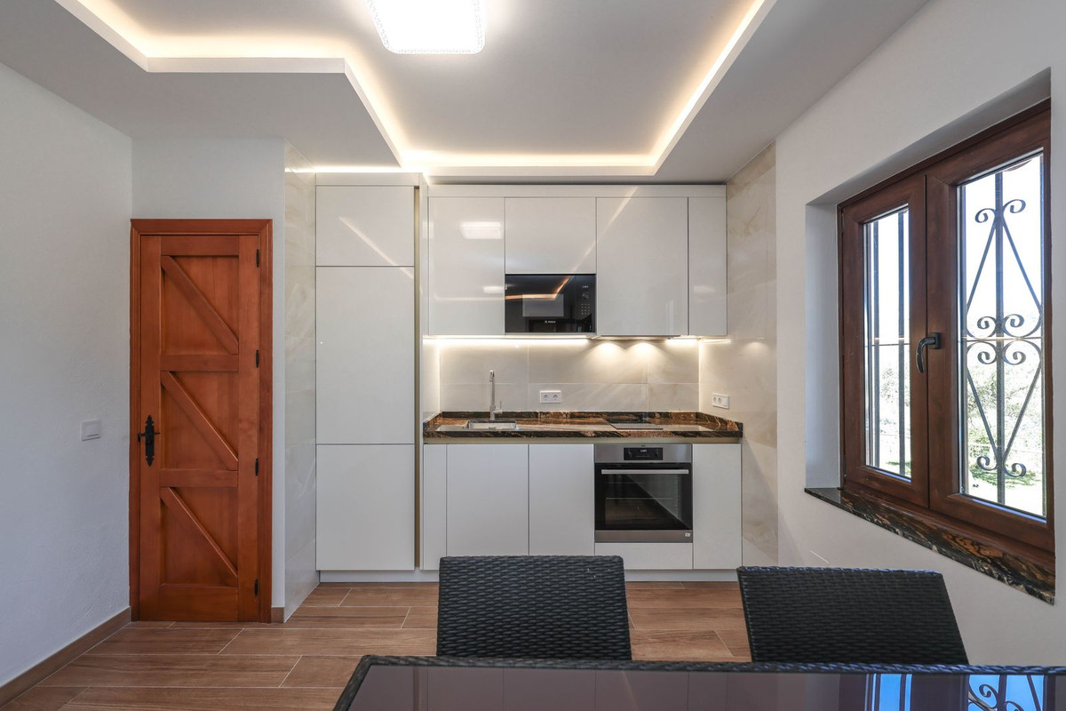 4 Bed Townhouse for sale in Guaro Costa Del Sol, Málaga, Spain