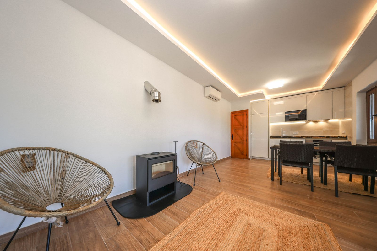 4 Bed Townhouse for sale in Guaro Costa Del Sol, Málaga, Spain