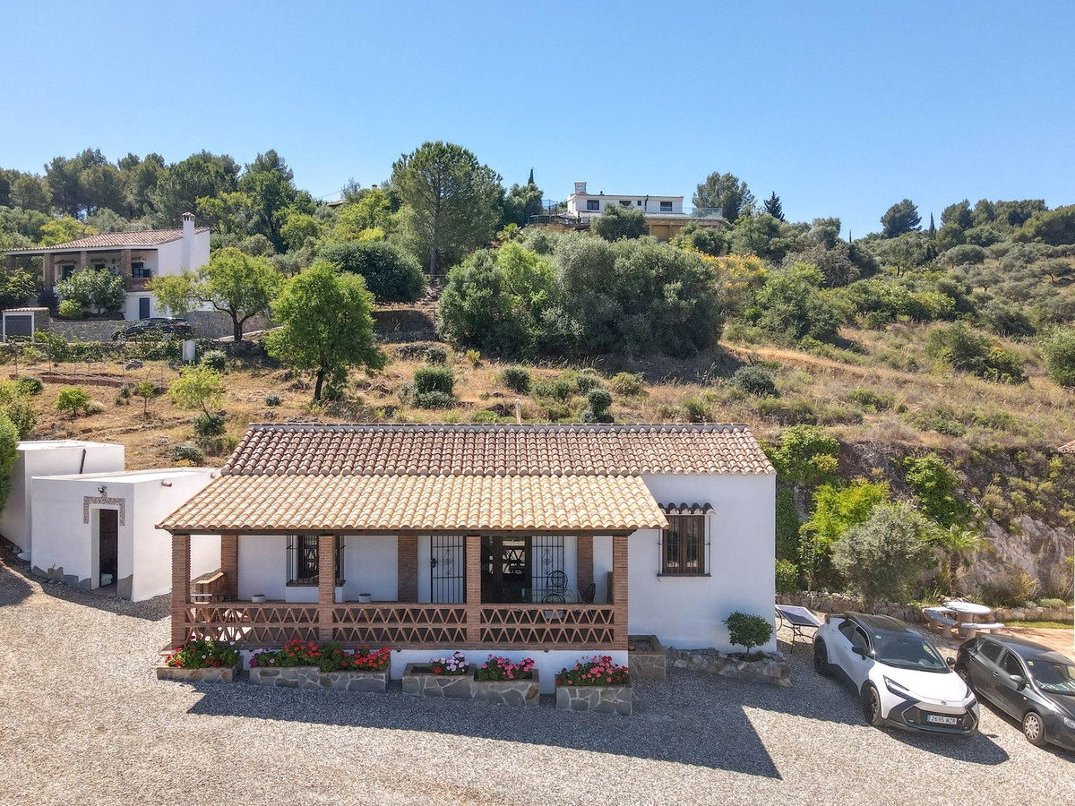 4 Bed Townhouse for sale in Guaro Costa Del Sol, Málaga, Spain