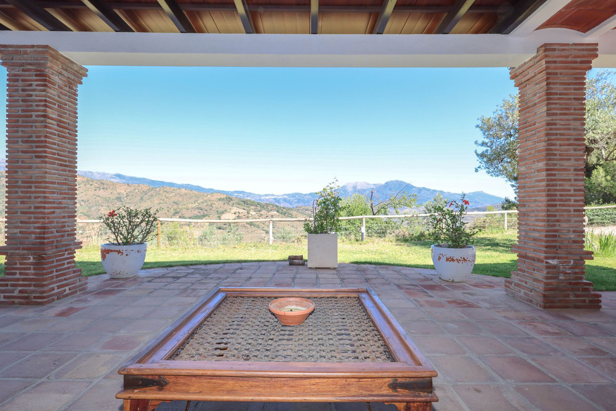 4 Bed Townhouse for sale in Guaro Costa Del Sol, Málaga, Spain