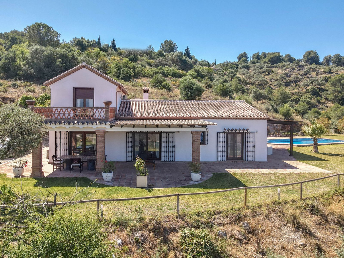 4 Bed Townhouse for sale in Guaro Costa Del Sol, Málaga, Spain