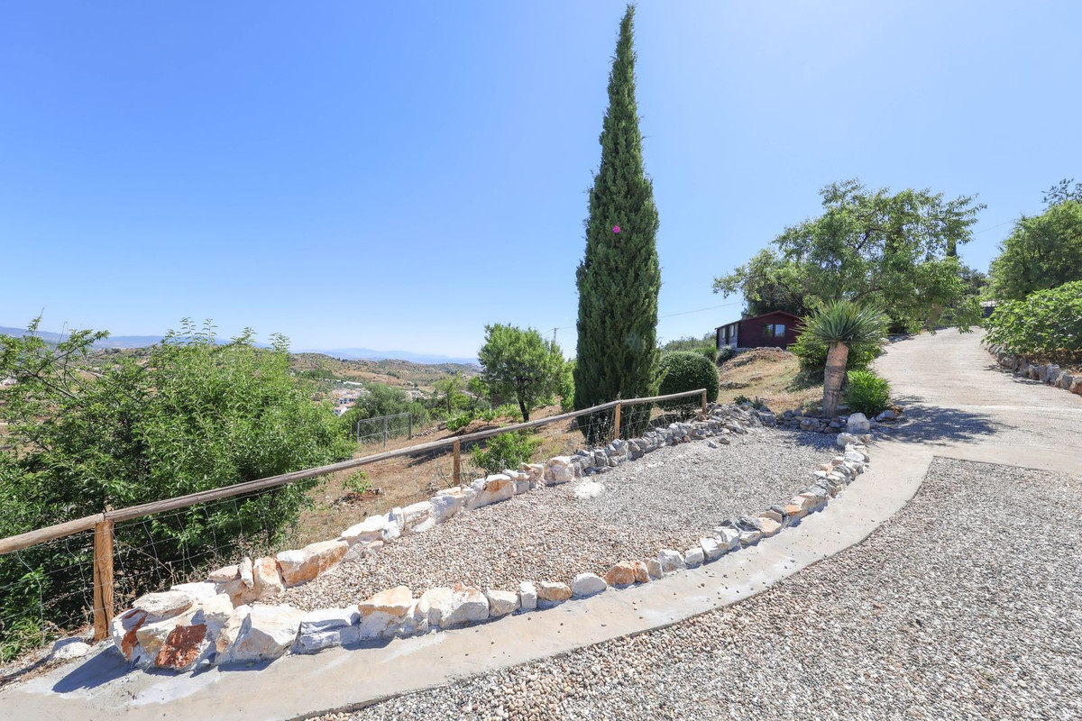 4 Bed Townhouse for sale in Guaro Costa Del Sol, Málaga, Spain