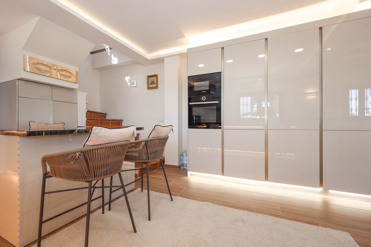 4 Bed Townhouse for sale in Guaro Costa Del Sol, Málaga, Spain
