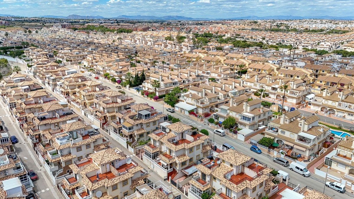 2 Bed Townhouse for sale in La Zenia Costa Blanca, Alicante, Spain