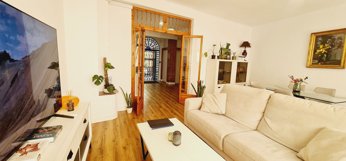 8 Bed Townhouse for sale in Antequera Costa Del Sol, Málaga, Spain