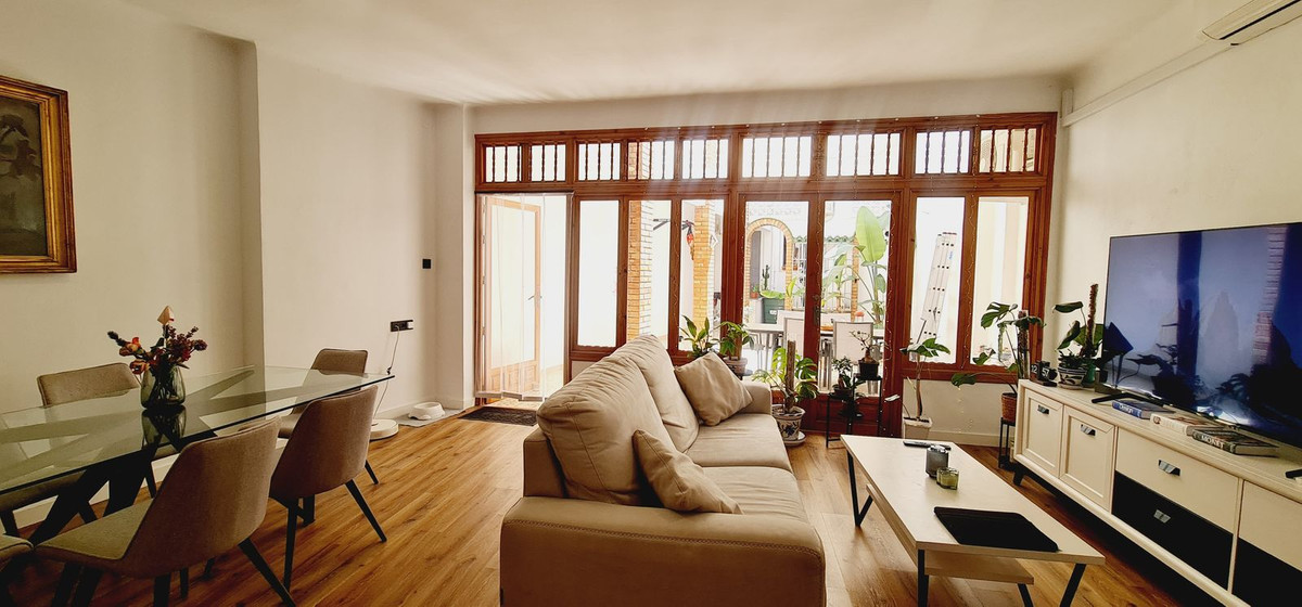 8 Bed Townhouse for sale in Antequera Costa Del Sol, Málaga, Spain