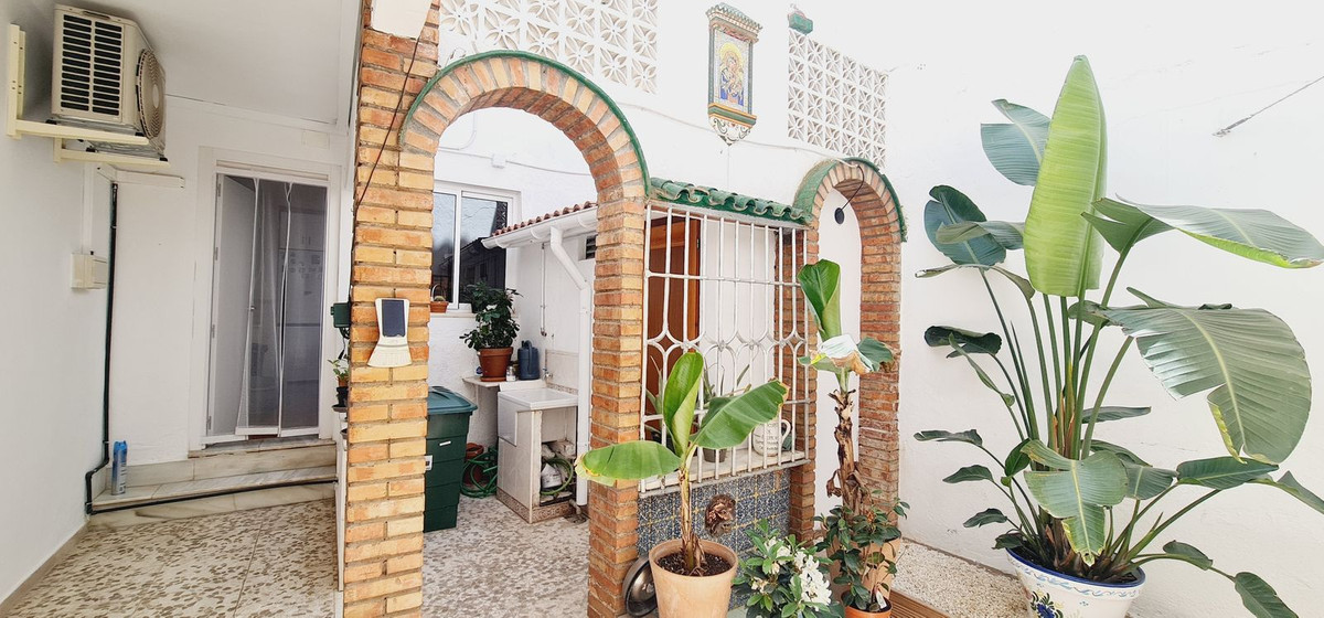 8 Bed Townhouse for sale in Antequera Costa Del Sol, Málaga, Spain