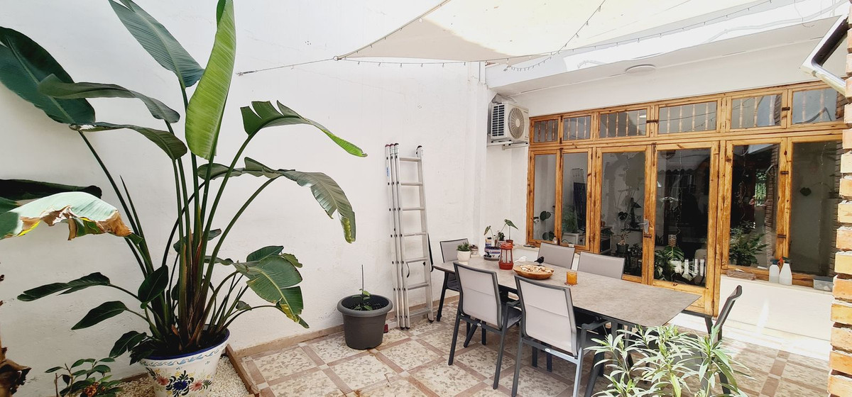8 Bed Townhouse for sale in Antequera Costa Del Sol, Málaga, Spain