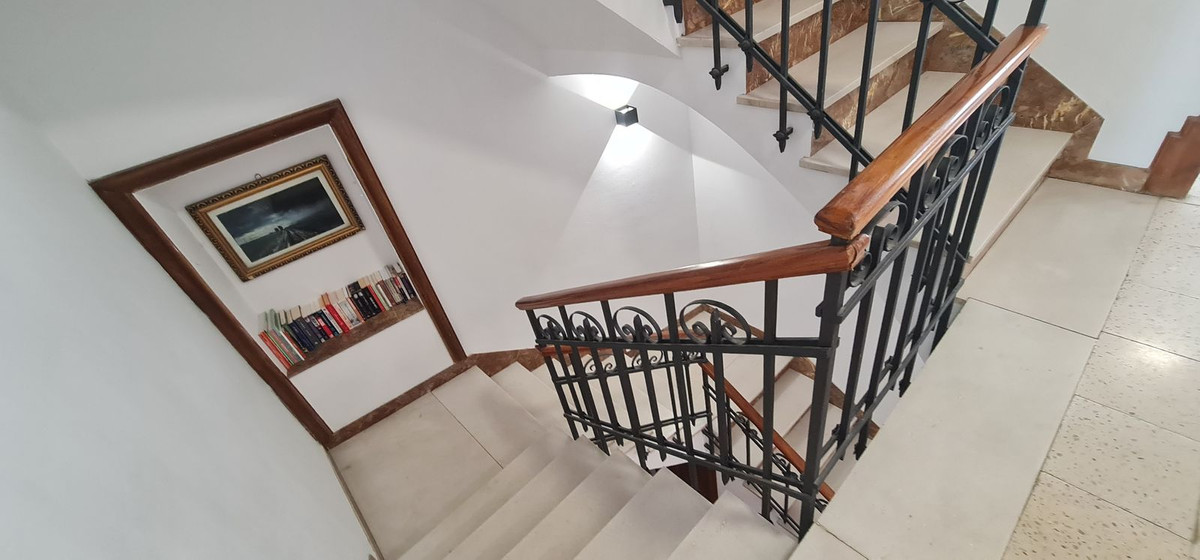 8 Bed Townhouse for sale in Antequera Costa Del Sol, Málaga, Spain