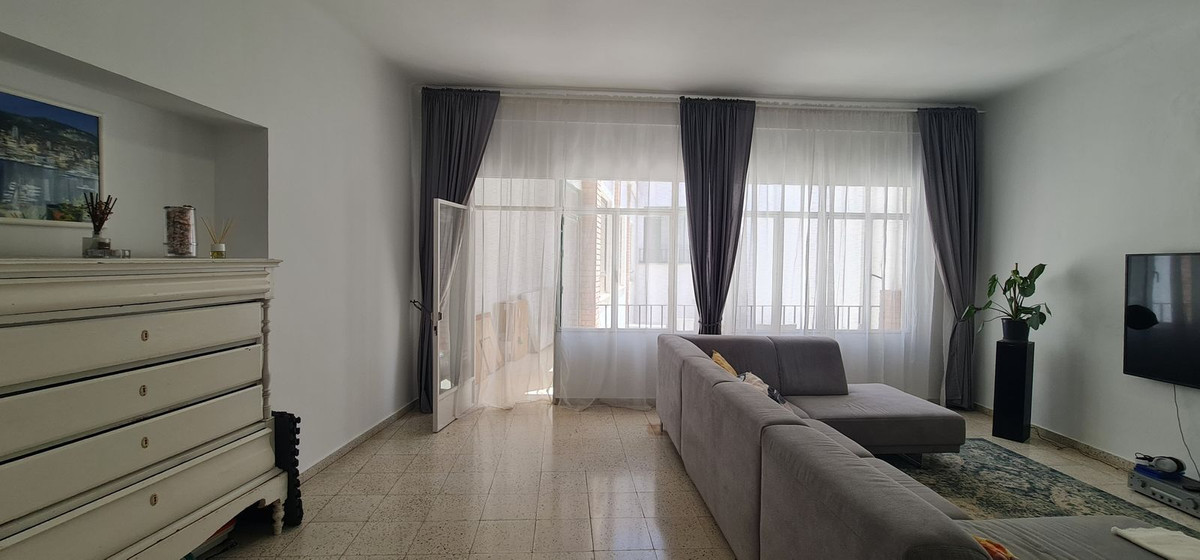 8 Bed Townhouse for sale in Antequera Costa Del Sol, Málaga, Spain