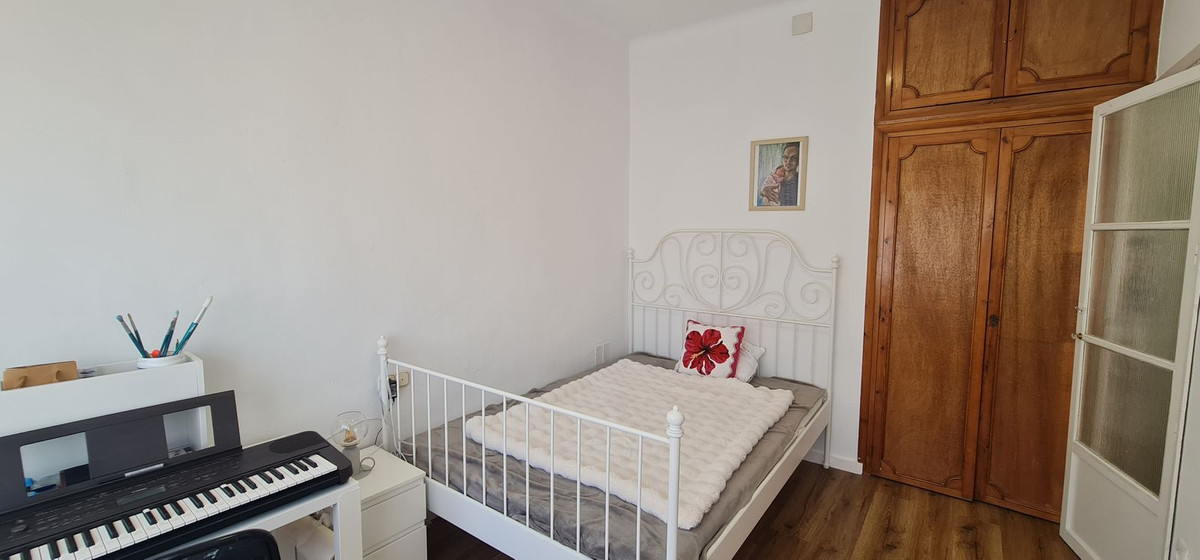 8 Bed Townhouse for sale in Antequera Costa Del Sol, Málaga, Spain