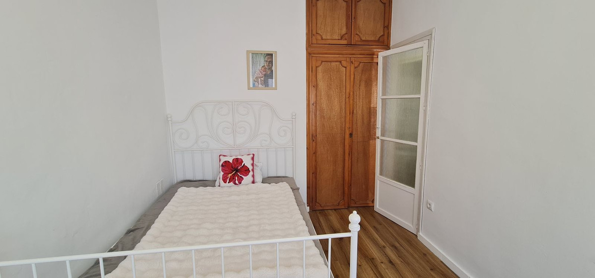 8 Bed Townhouse for sale in Antequera Costa Del Sol, Málaga, Spain