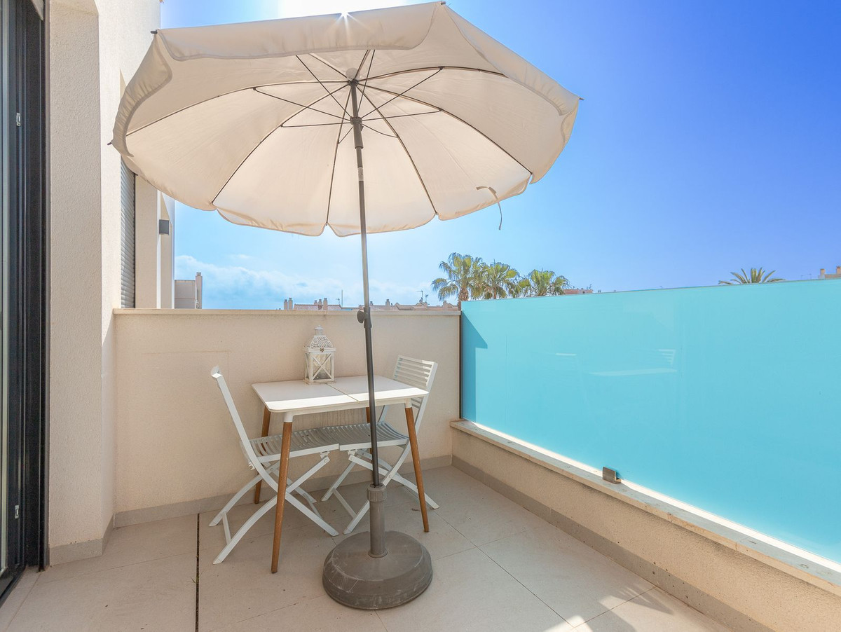 Se vende Apartamento en Planta Última de 1 dormitorios en Costa Blanca, Alicante, España