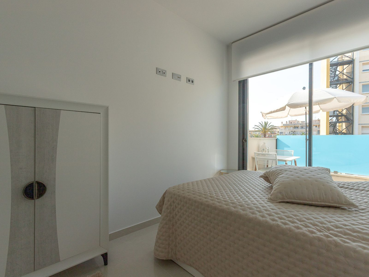 Se vende Apartamento en Planta Última de 1 dormitorios en Costa Blanca, Alicante, España