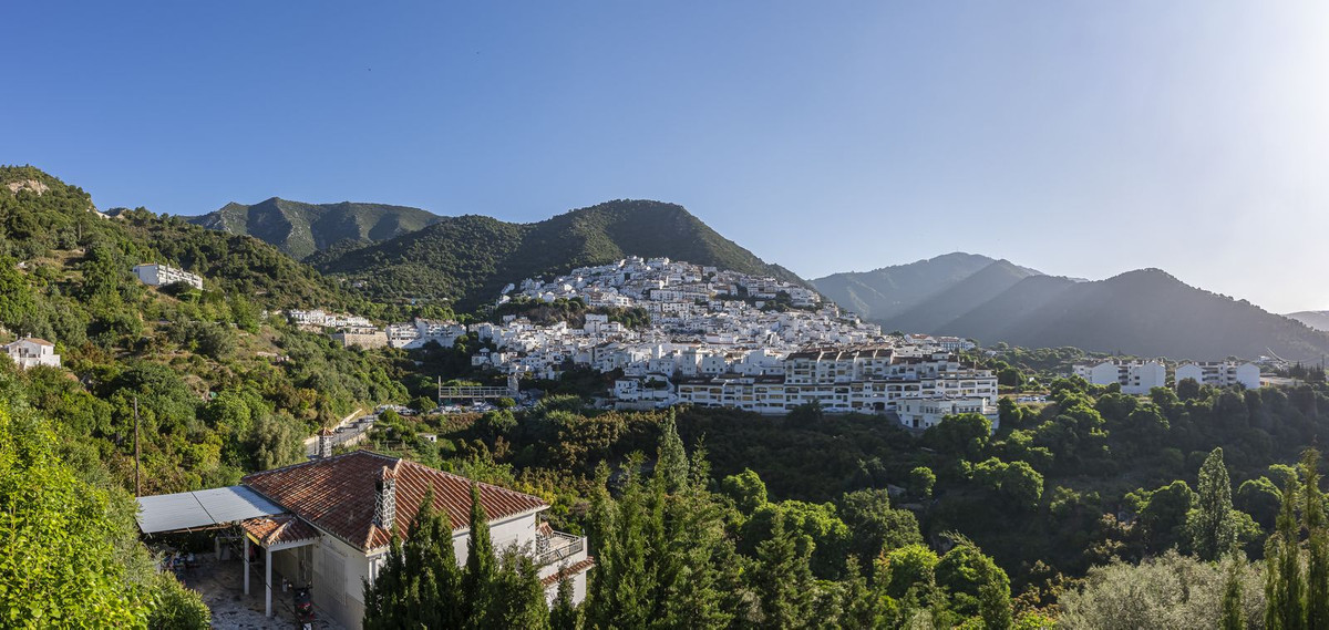 Se vende Finca - Cortijo de 2 dormitorios en Costa Del Sol, Málaga, España