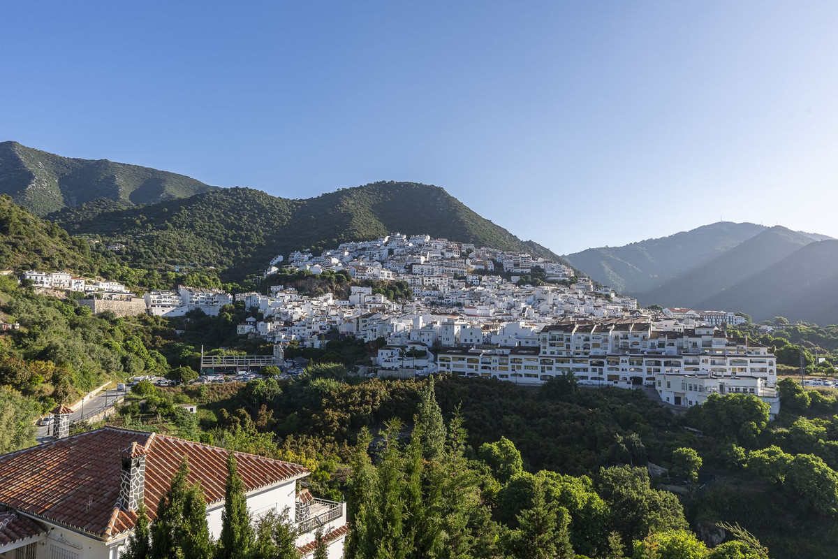 Se vende Finca - Cortijo de 2 dormitorios en Costa Del Sol, Málaga, España
