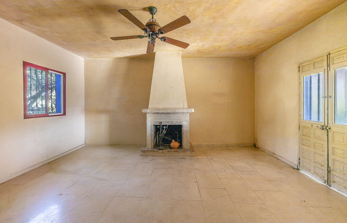 Se vende Finca - Cortijo de 2 dormitorios en Costa Del Sol, Málaga, España