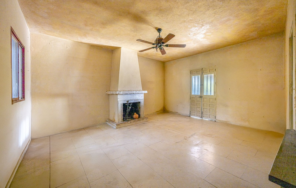 Se vende Finca - Cortijo de 2 dormitorios en Costa Del Sol, Málaga, España