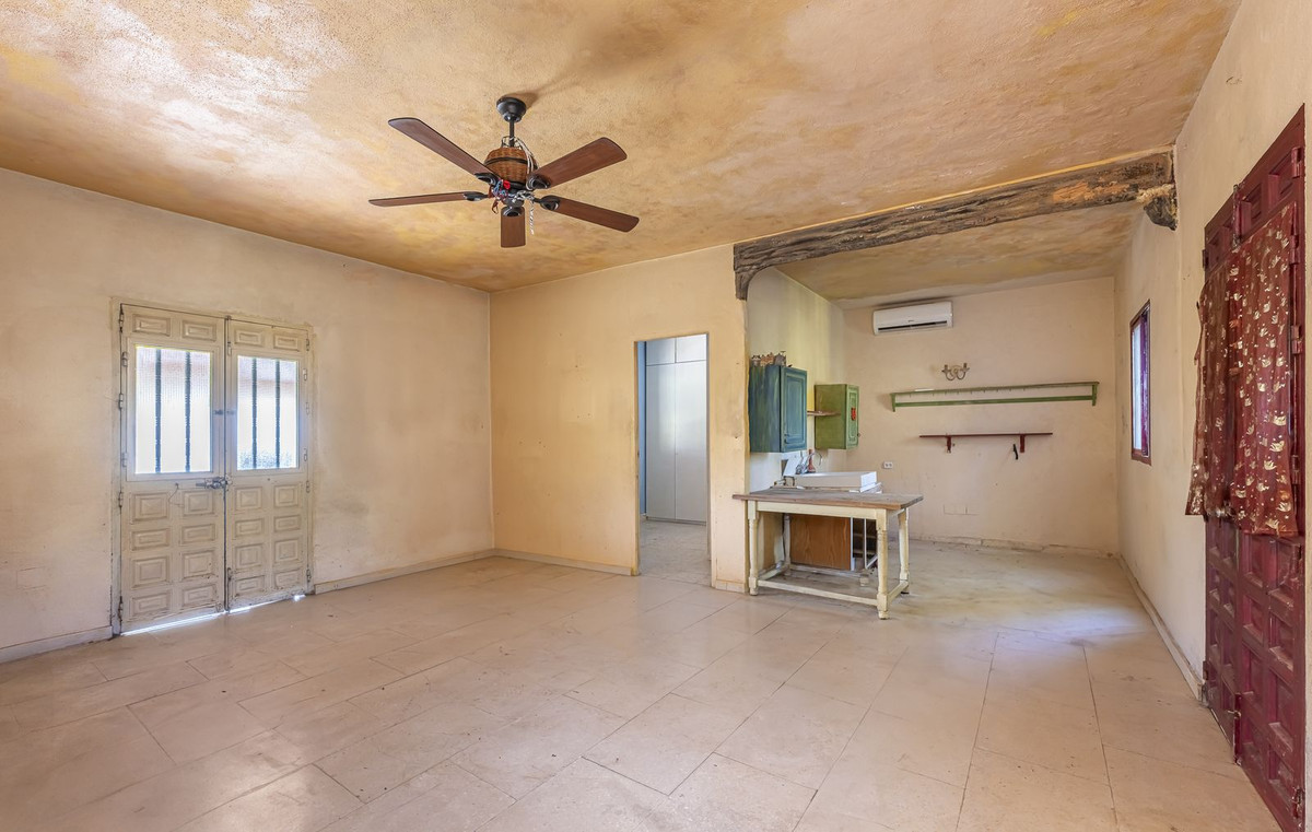 Se vende Finca - Cortijo de 2 dormitorios en Costa Del Sol, Málaga, España