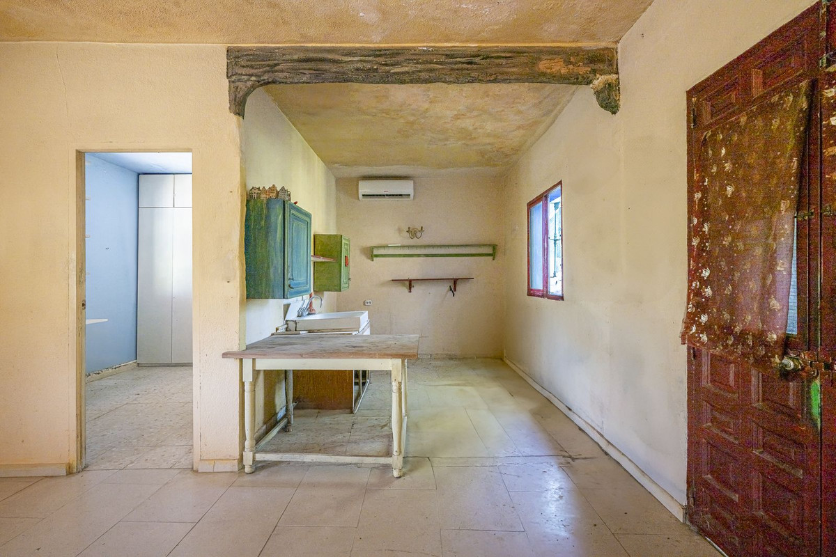 Se vende Finca - Cortijo de 2 dormitorios en Costa Del Sol, Málaga, España