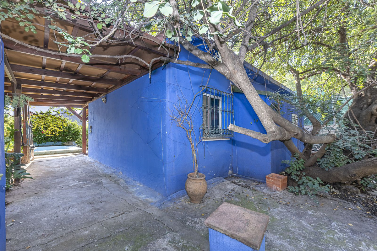 Se vende Finca - Cortijo de 2 dormitorios en Costa Del Sol, Málaga, España
