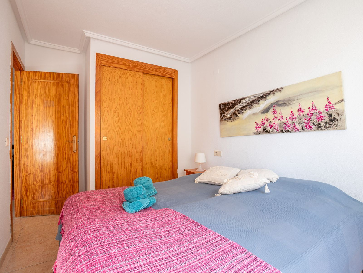Se vende Apartamento Planta Media de 2 dormitorios en Costa Blanca, Alicante, España
