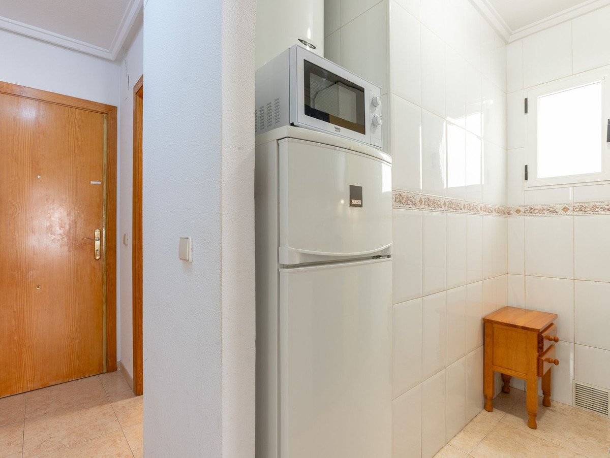 Se vende Apartamento Planta Media de 2 dormitorios en Costa Blanca, Alicante, España