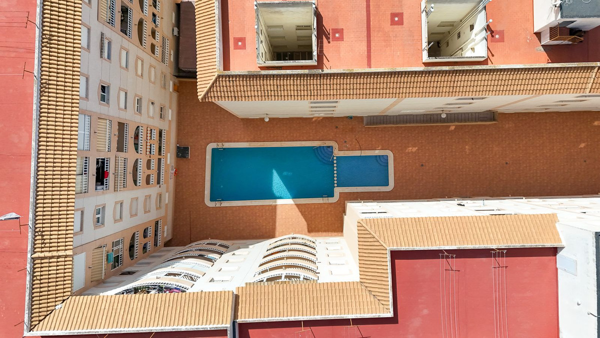 Se vende Apartamento Planta Media de 2 dormitorios en Costa Blanca, Alicante, España