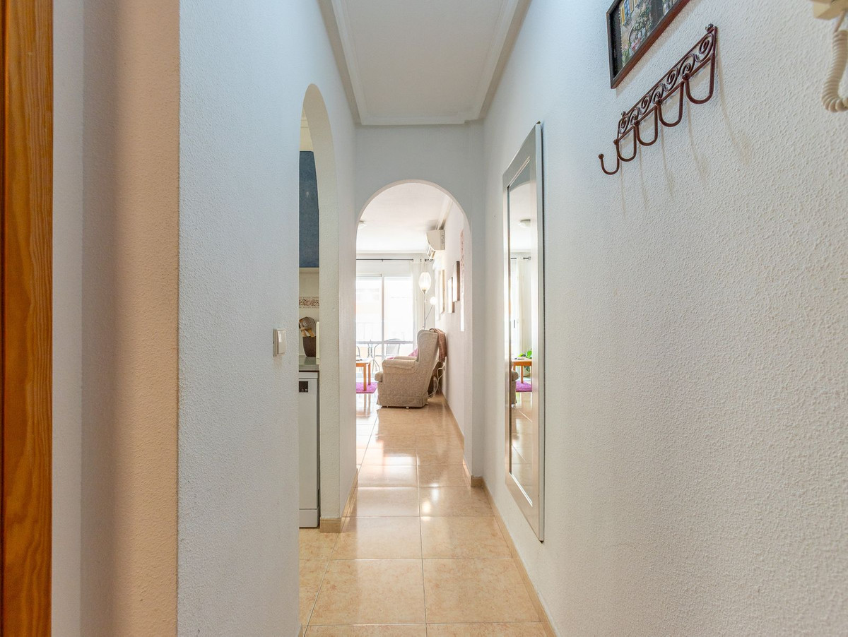 Se vende Apartamento Planta Media de 2 dormitorios en Costa Blanca, Alicante, España