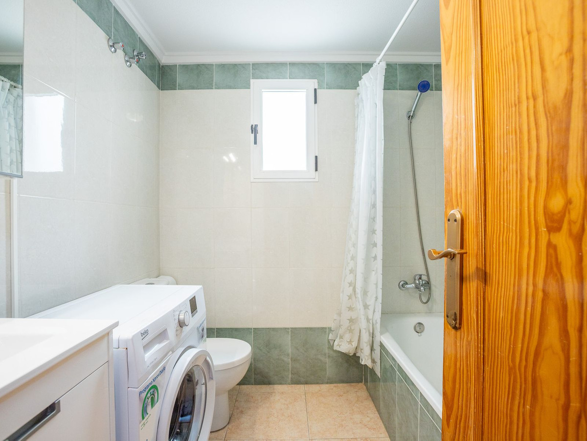 Se vende Apartamento Planta Media de 2 dormitorios en Costa Blanca, Alicante, España