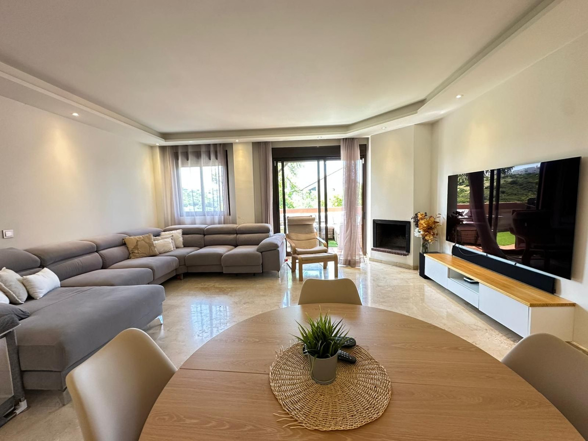 Se vende Apartamento Planta Media de 4 dormitorios en Costa Del Sol, Málaga, España