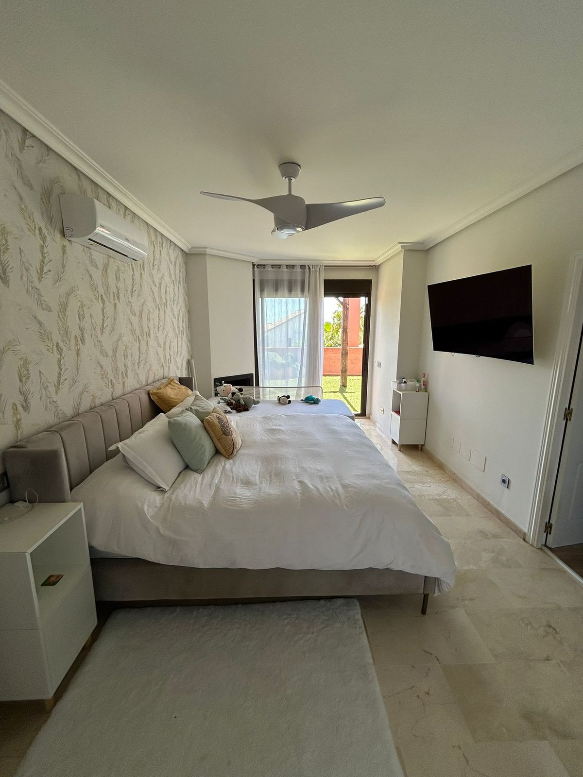 Se vende Apartamento Planta Media de 4 dormitorios en Costa Del Sol, Málaga, España