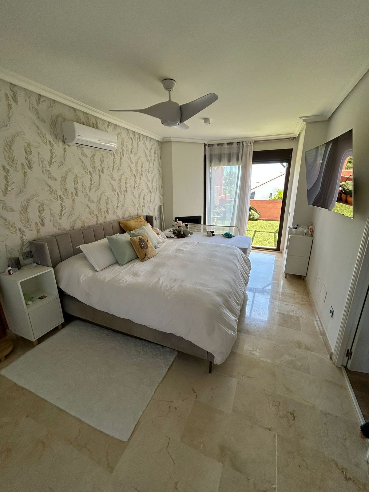 Se vende Apartamento Planta Media de 4 dormitorios en Costa Del Sol, Málaga, España