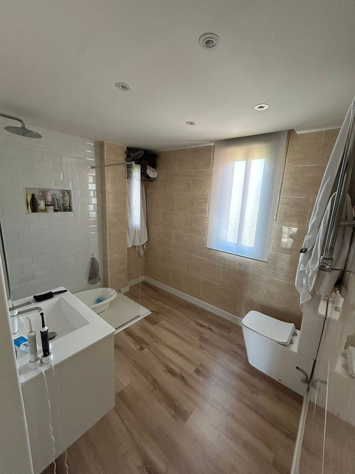 Se vende Apartamento Planta Media de 4 dormitorios en Costa Del Sol, Málaga, España