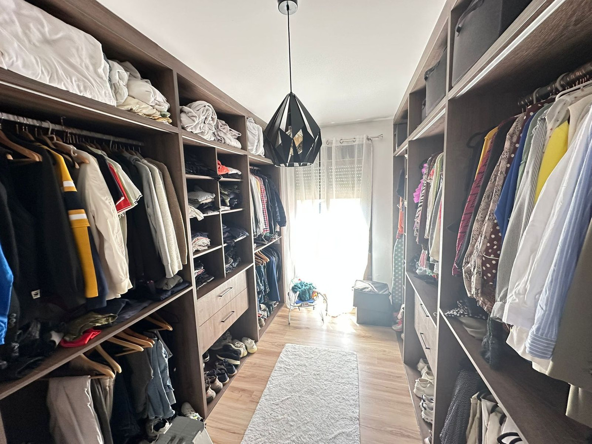 Se vende Apartamento Planta Media de 4 dormitorios en Costa Del Sol, Málaga, España