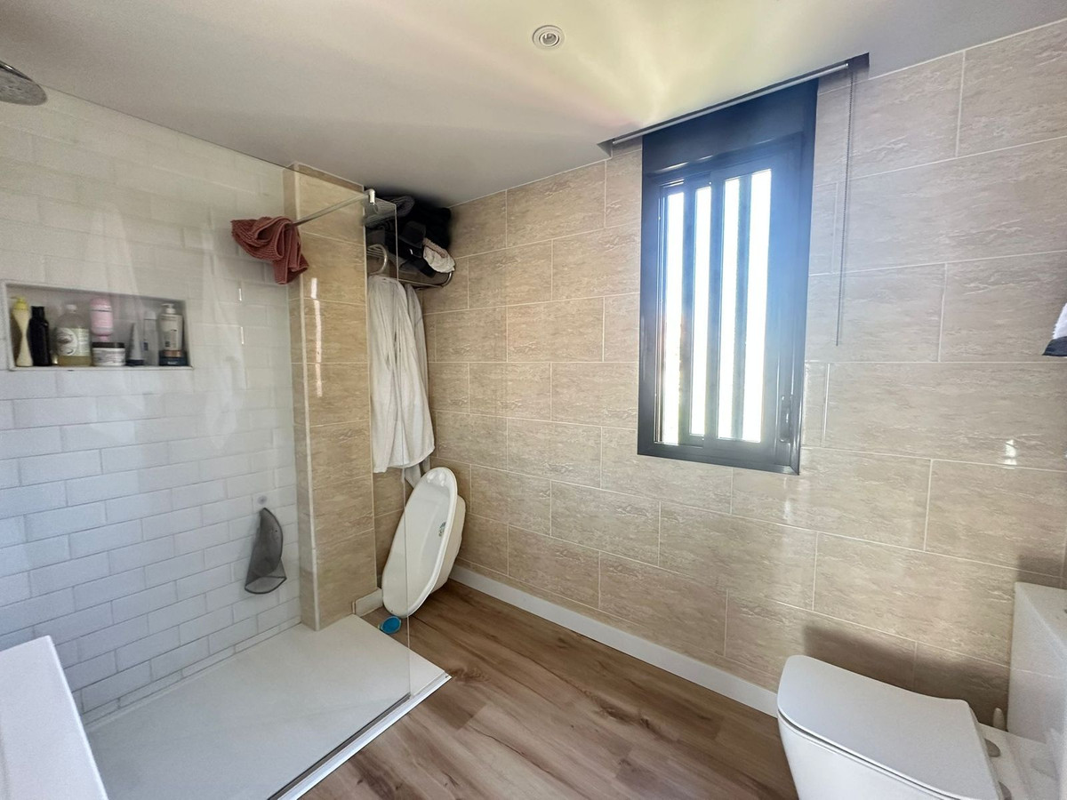 Se vende Apartamento Planta Media de 4 dormitorios en Costa Del Sol, Málaga, España