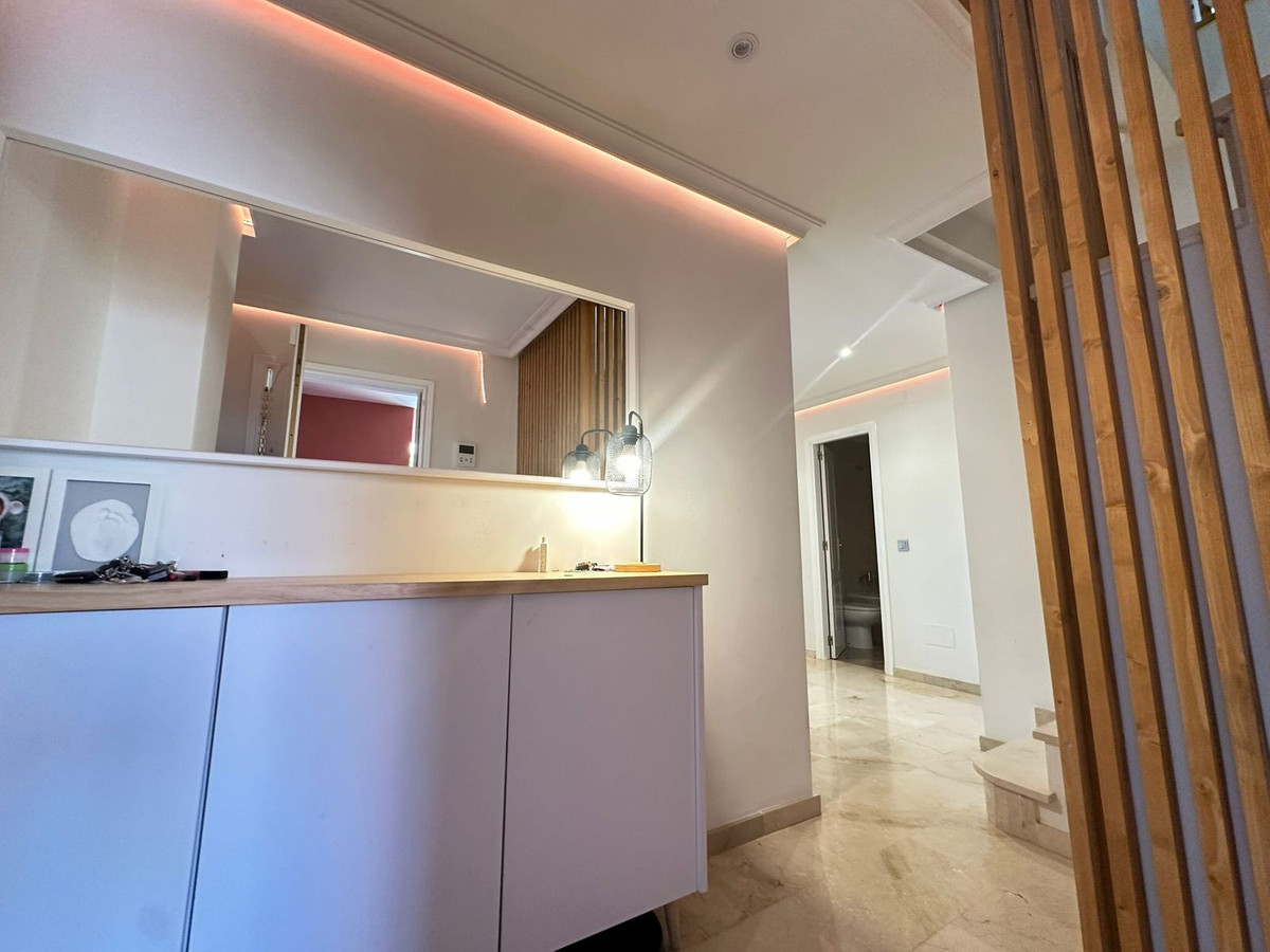 Se vende Apartamento Planta Media de 4 dormitorios en Costa Del Sol, Málaga, España