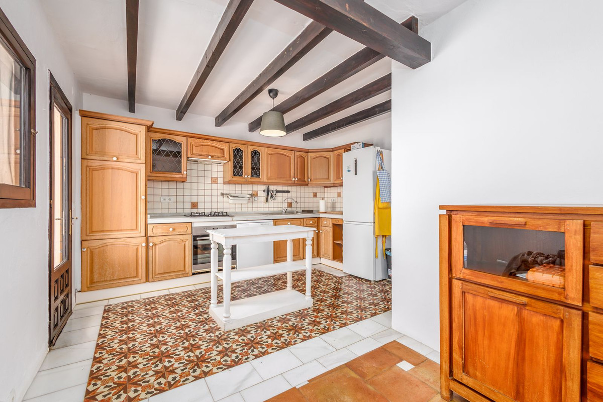 6 Bed Townhouse for sale in Coín Costa Del Sol, Málaga, Spain