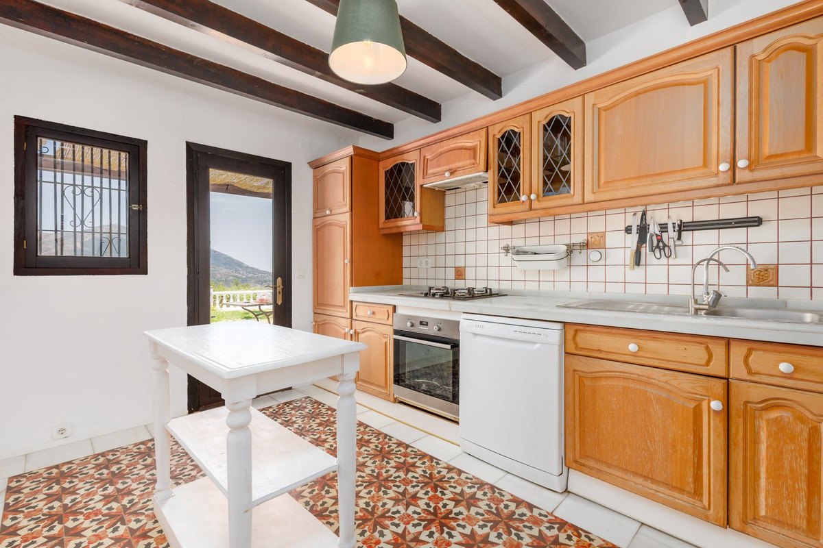 6 Bed Townhouse for sale in Coín Costa Del Sol, Málaga, Spain