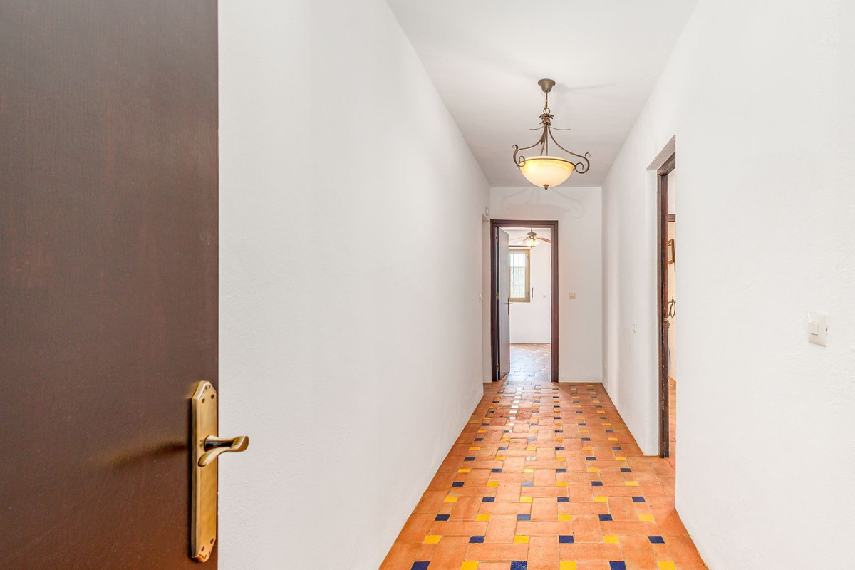 6 Bed Townhouse for sale in Coín Costa Del Sol, Málaga, Spain