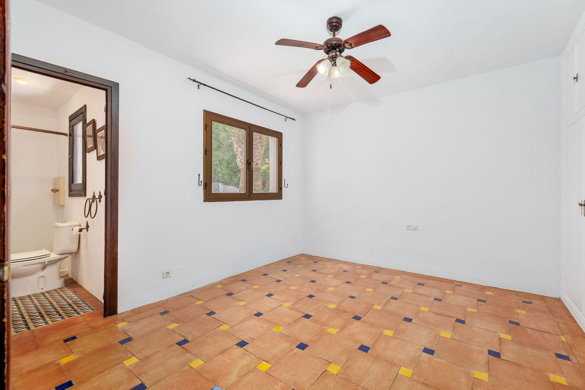 6 Bed Townhouse for sale in Coín Costa Del Sol, Málaga, Spain