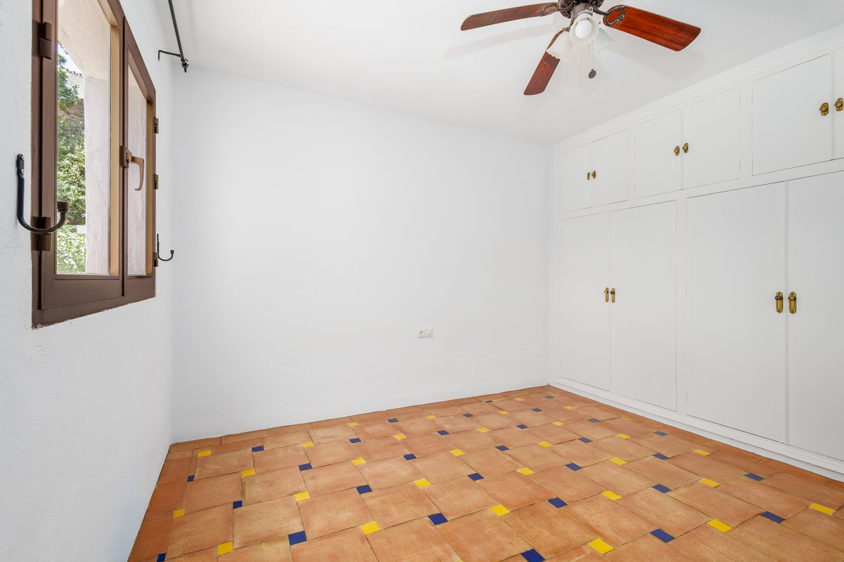 6 Bed Townhouse for sale in Coín Costa Del Sol, Málaga, Spain