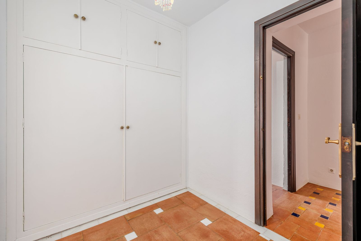 6 Bed Townhouse for sale in Coín Costa Del Sol, Málaga, Spain