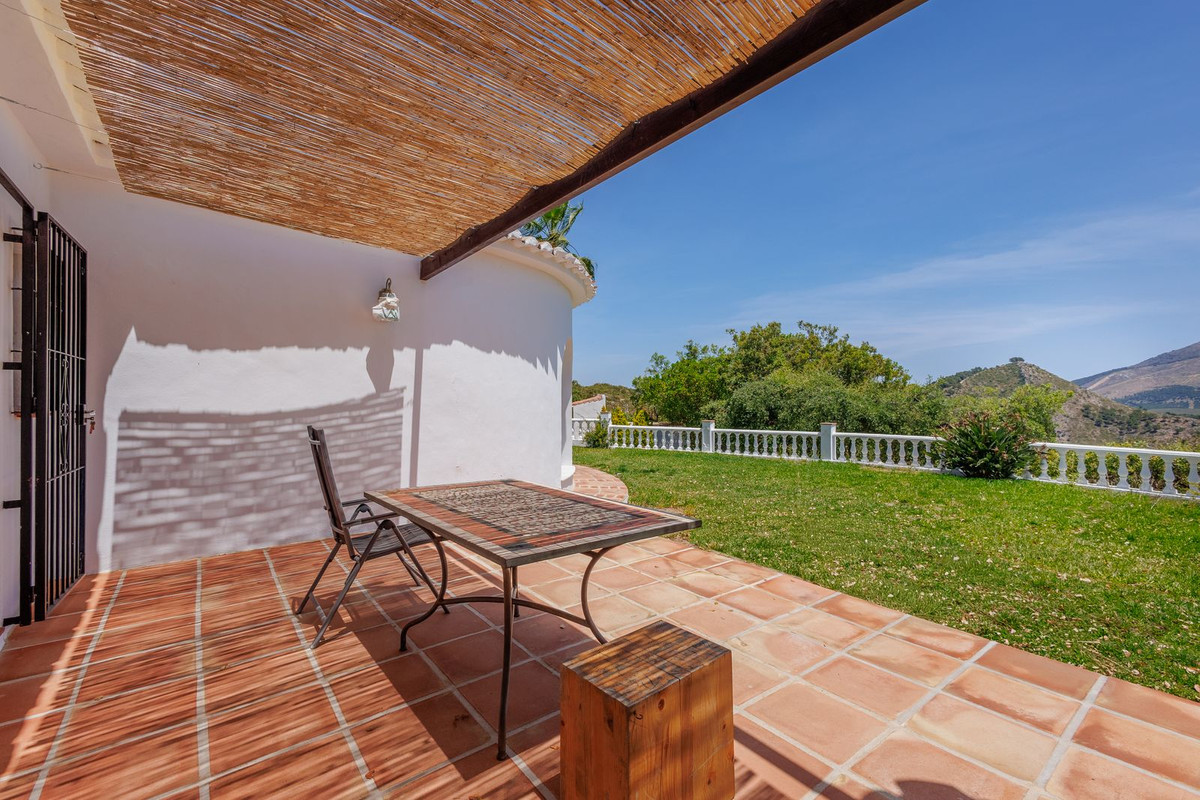 6 Bed Townhouse for sale in Coín Costa Del Sol, Málaga, Spain